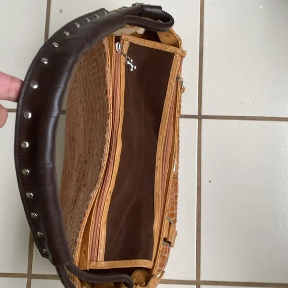 Chrome Bones luxury pet carrier - Picture 5 of 10